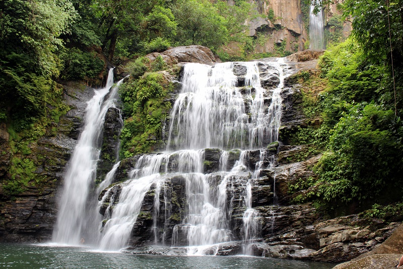 nauyaca-waterfalls-in-costa-rica