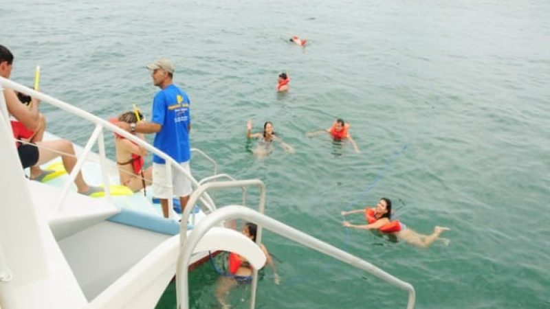 Catamaran-Manuel-Antonio-Tour-Operators-Costa-Rica-02