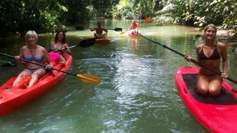 Punta-Uva-sea-kayak-rainforest-hike-Costa-Rica-2